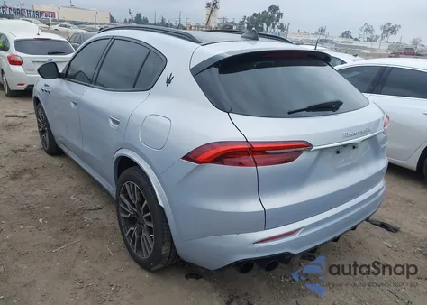 2023 Maserati Grecale Modena z USA, uszkodzony, nr VIN ZN682AVM3P7428885